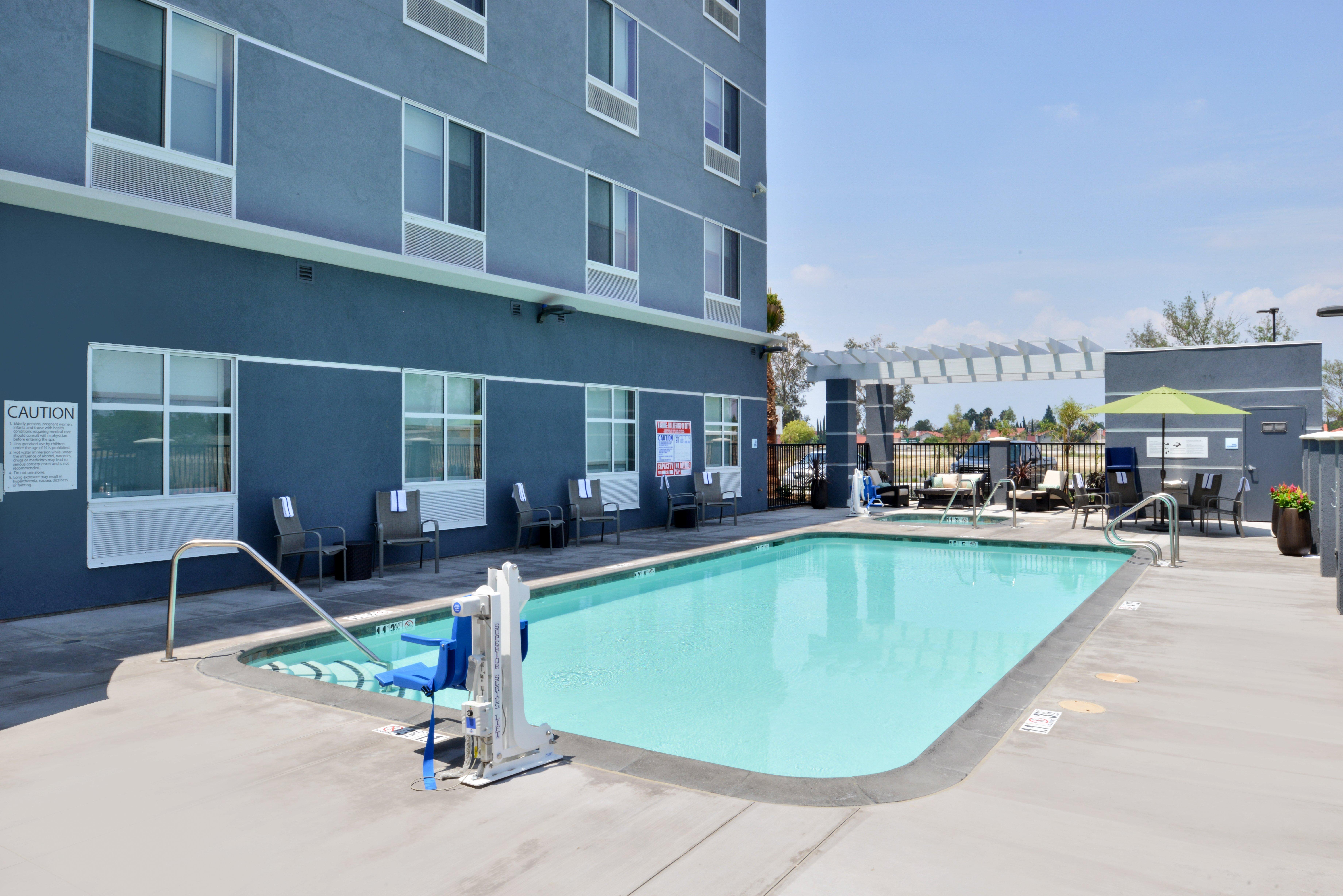 Holiday Inn Express Hotels & Suites Loma Linda, An Ihg Hotel Exterior foto